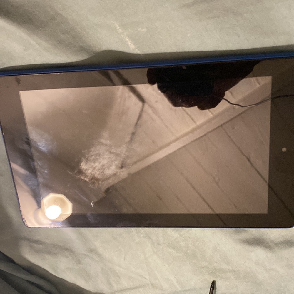 Amazon tablet - Picture 2 of 2